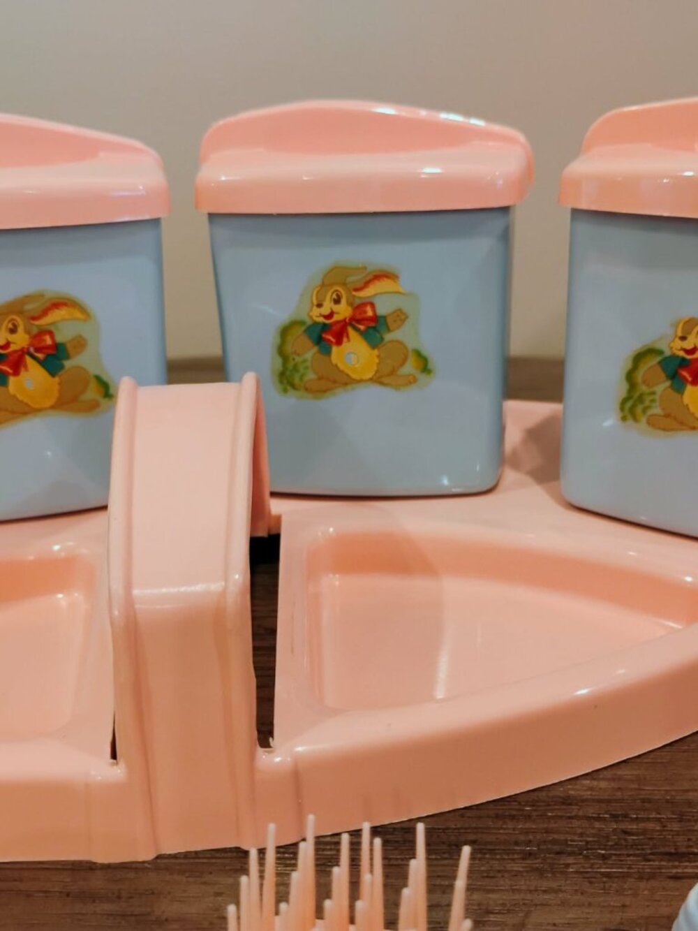 Vtg 70s Pink & Blue Doll Vanity Caddy - 12pc Set - Rare Bunny Sticker Motif - Picture 3 of 12